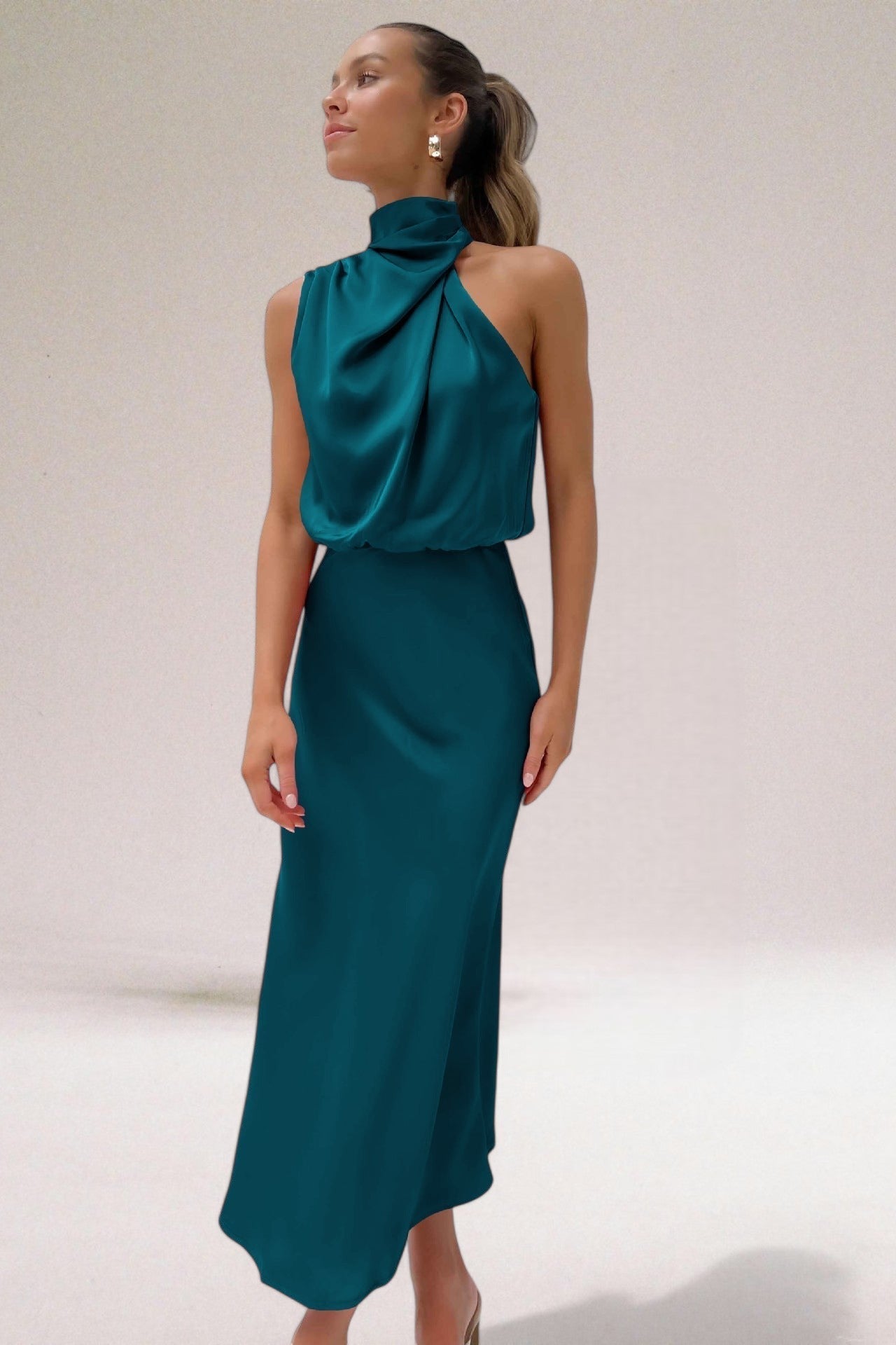 ✨Lennora™ | Satin Kjole med Halterneck