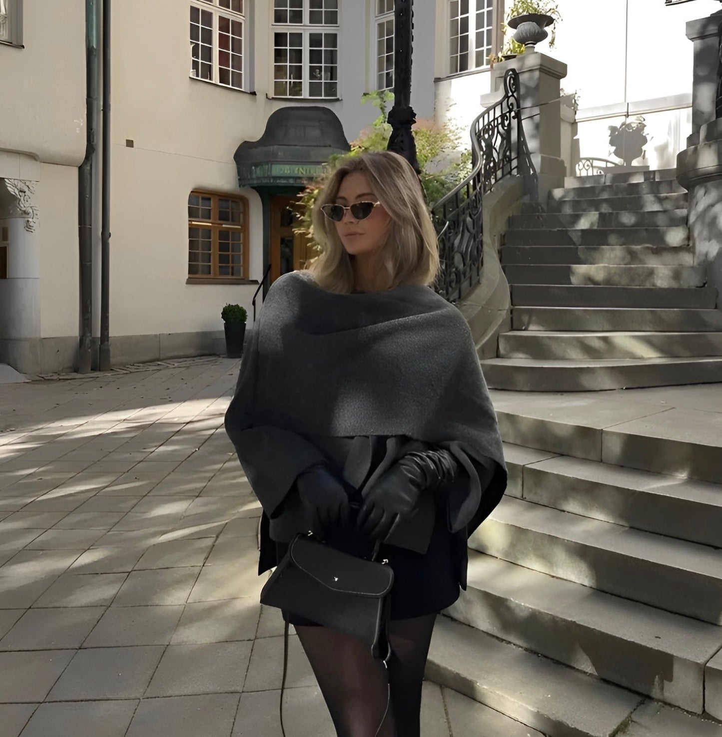 Nina Manteau Cape | Altid Stilfuld & Komfortabel