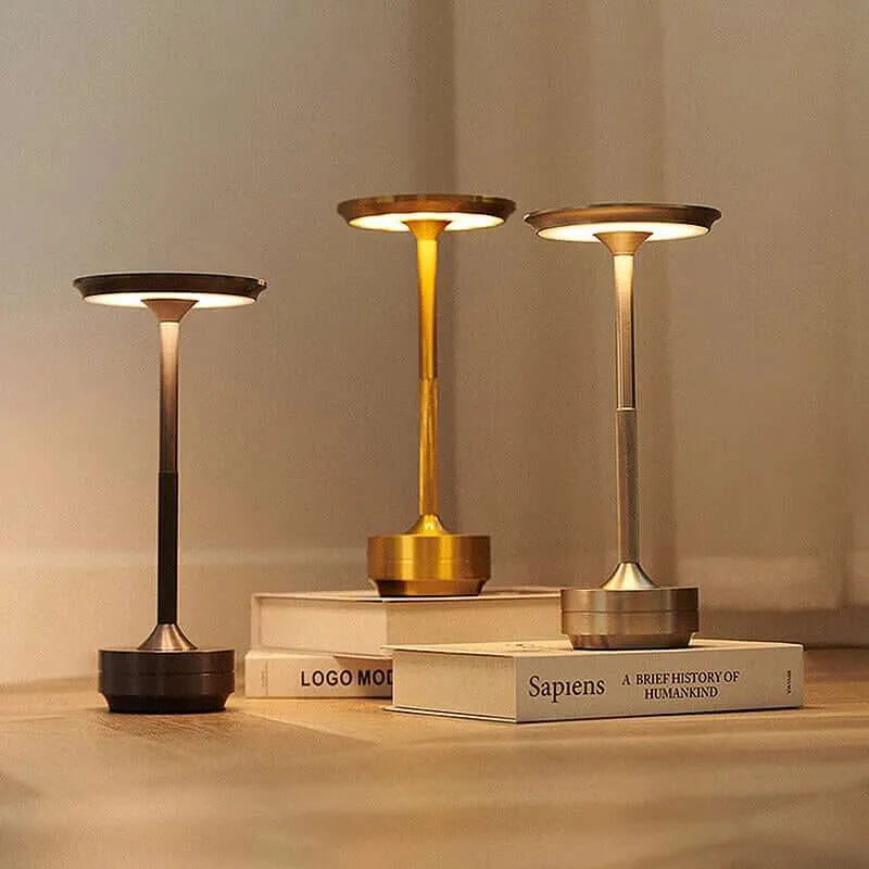 Kern | Atmosfæreforbedrende LED-skrivebordslampe – Skab Hygge & Elegance