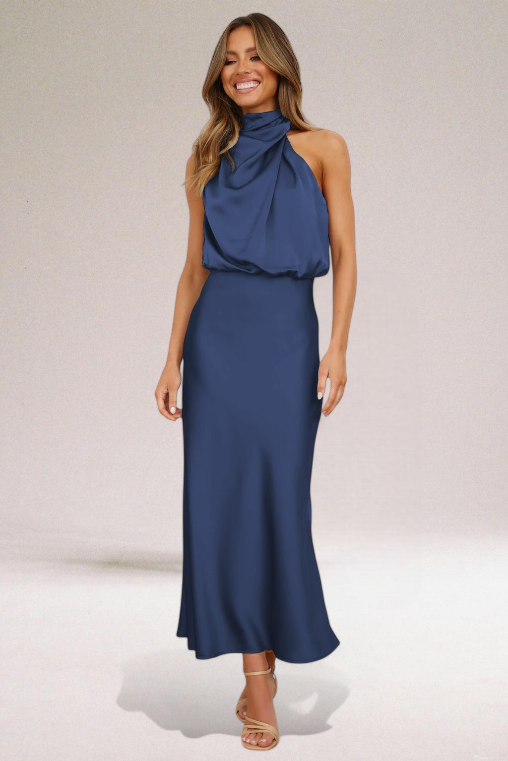 ✨Lennora™ | Satin Kjole med Halterneck
