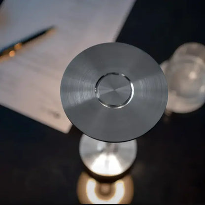 Kern | Atmosfæreforbedrende LED-skrivebordslampe – Skab Hygge &amp; Elegance