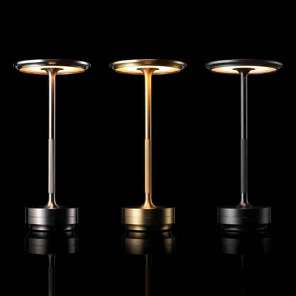 Kern | Atmosfæreforbedrende LED-skrivebordslampe – Skab Hygge &amp; Elegance